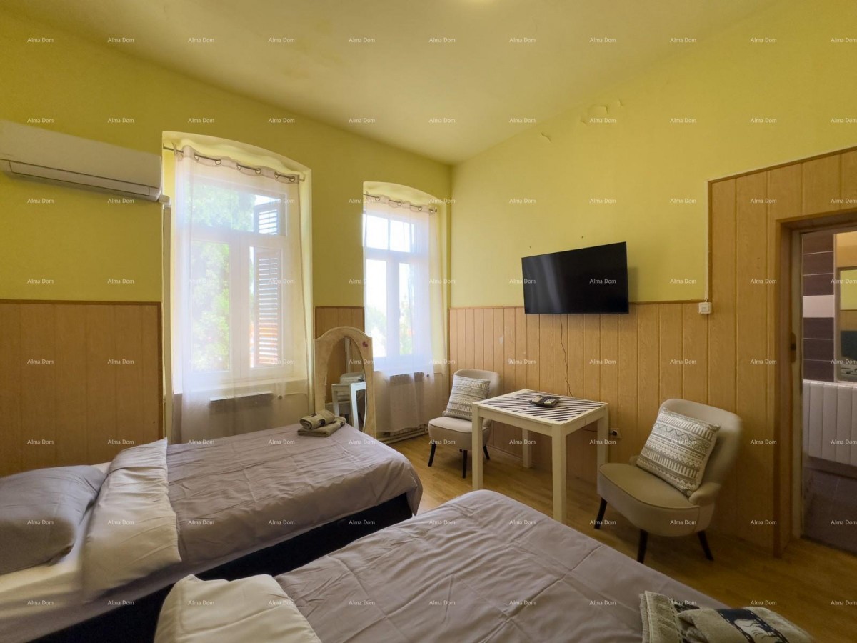 Sale of an apartment in the center with 4 residential units, Pula! 39