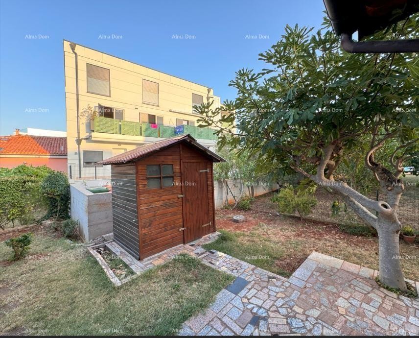 Na prodaj: Apartma v Novigradu z velikim vrtom. 7