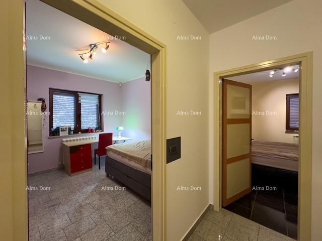 Bale: Prostrana vila s bazenom i kućom za goste 27