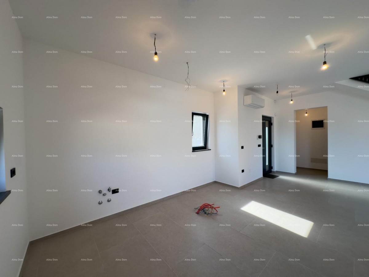 Vendiamo villa bifamiliare con piscina e garage 6