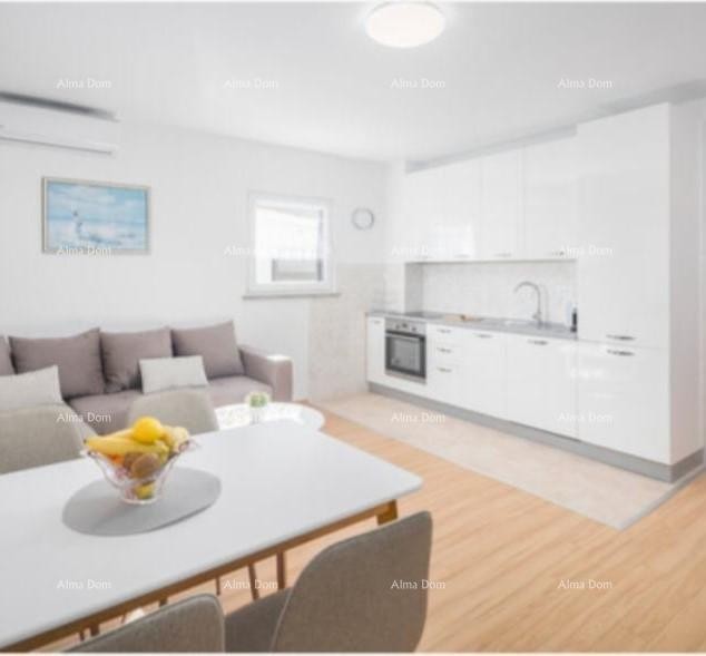 ПОРЕЧ, отдельный дом с бассейном и 5 жилыми единицами 9