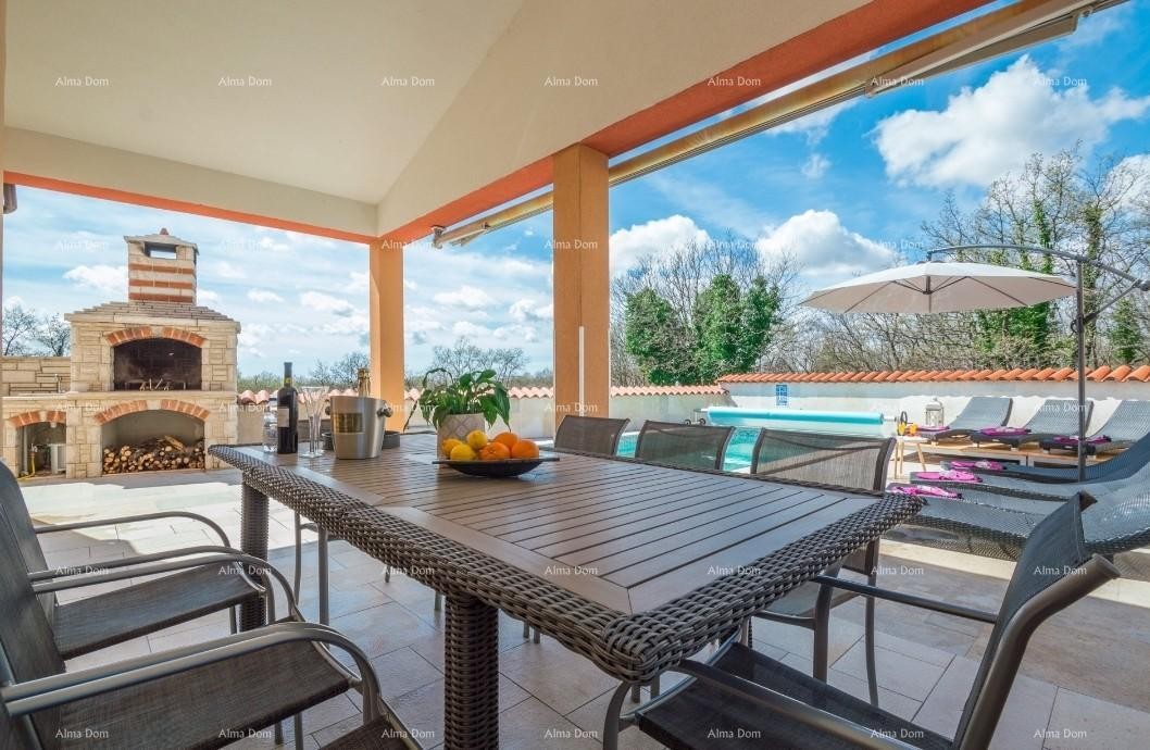 A beautiful house with a pool, surrounded by greenery! 4