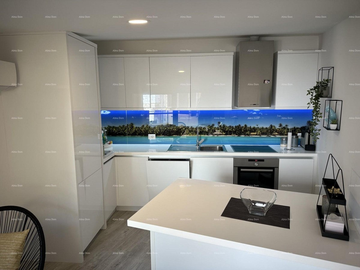 Прекрасный дом с тремя зарегистрированными апартаментами в старой части города Пореч! 33