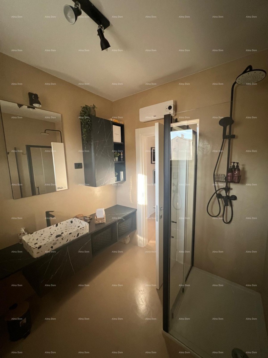 Dizajnersko stanovanje s pogledom na morje! 10