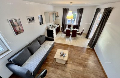 Продается трехкомнатная квартира, 82м2, недалеко от Пореча