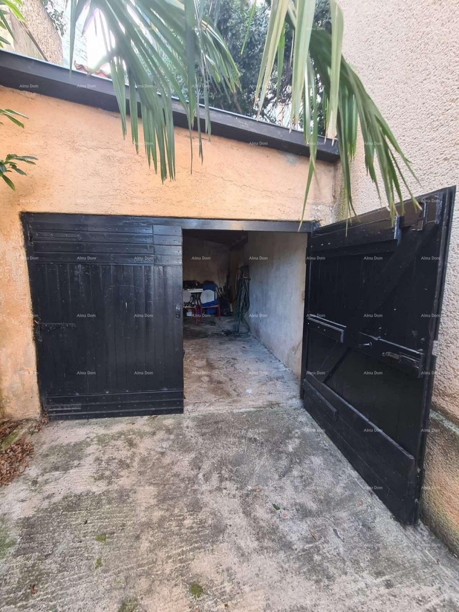 Stan v pritličju s dvoriščem in garažo – center Pule 17