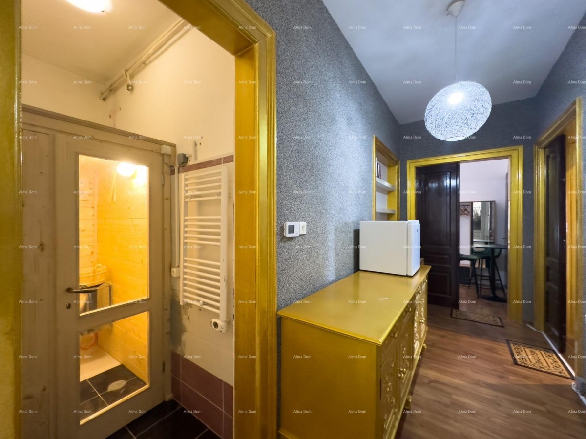 Sale of an apartment in the center with 4 residential units, Pula! 8