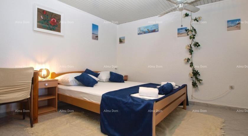 ДОМ С 3 АПАРТАМЕНТАМИ, МЕДУЛИН 22