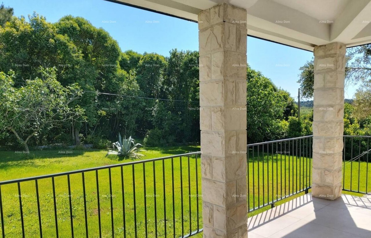 УМАГ – Дом с бассейном и тремя отдельными апартаментами 12