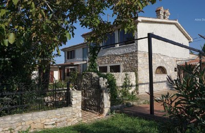 Kuća s restoranom u blizini Ližnjana - Odlična investicija!