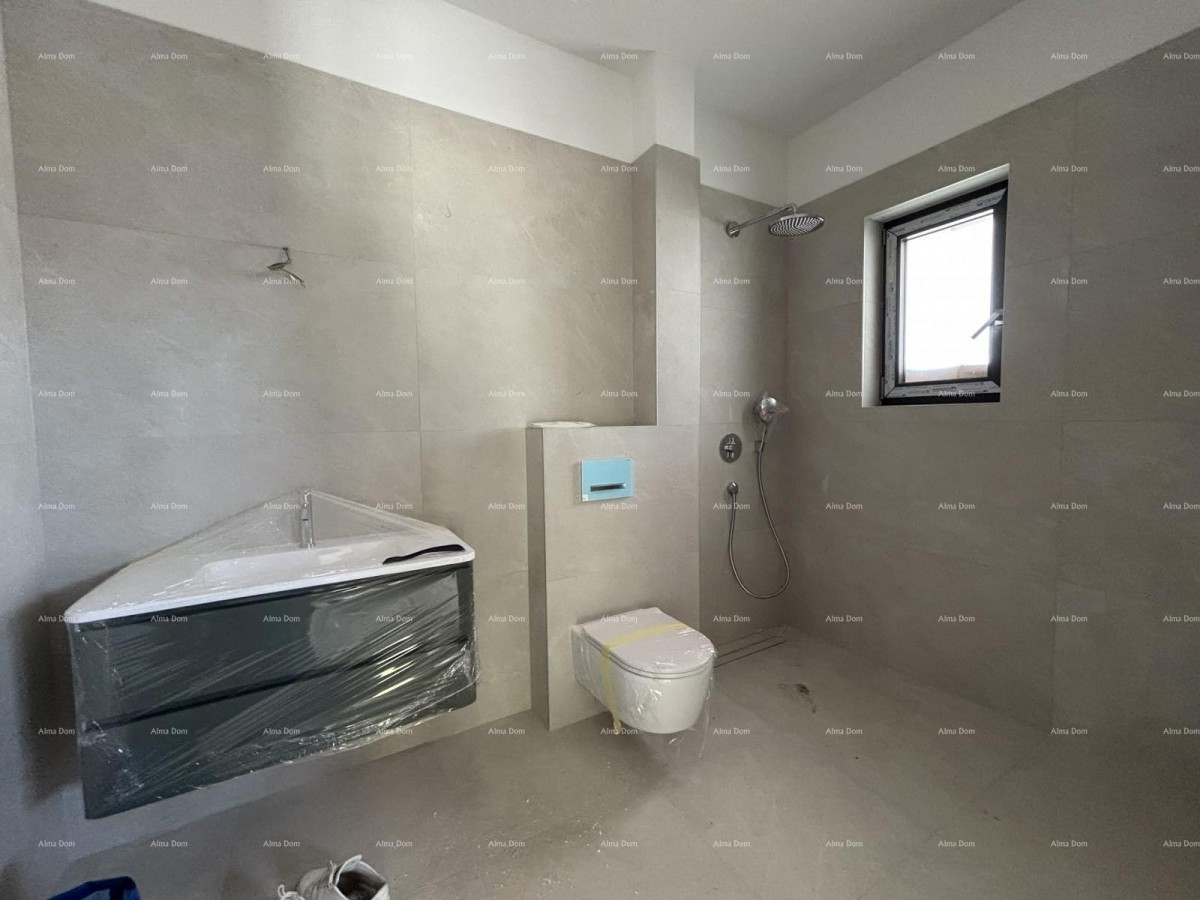 PREMANTURA - prostrani stan z bazenom, 500 m do mora  (102) 6