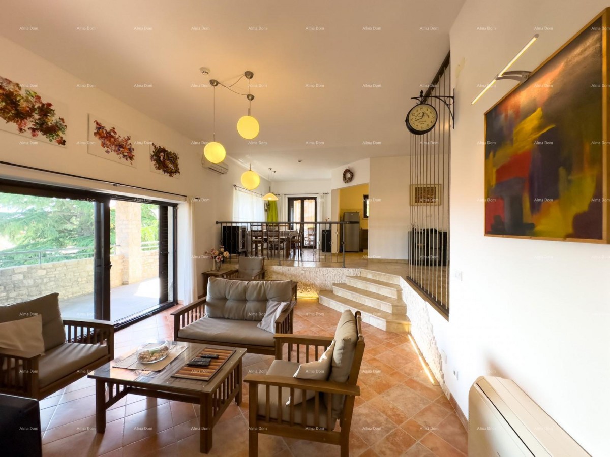 Bellissima casa con piscina a Pola, ideale per famiglie o investimento. 22