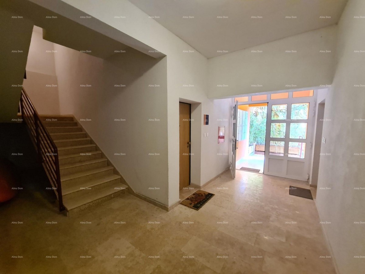 Apartment with an open view of the bay and the sea. 5