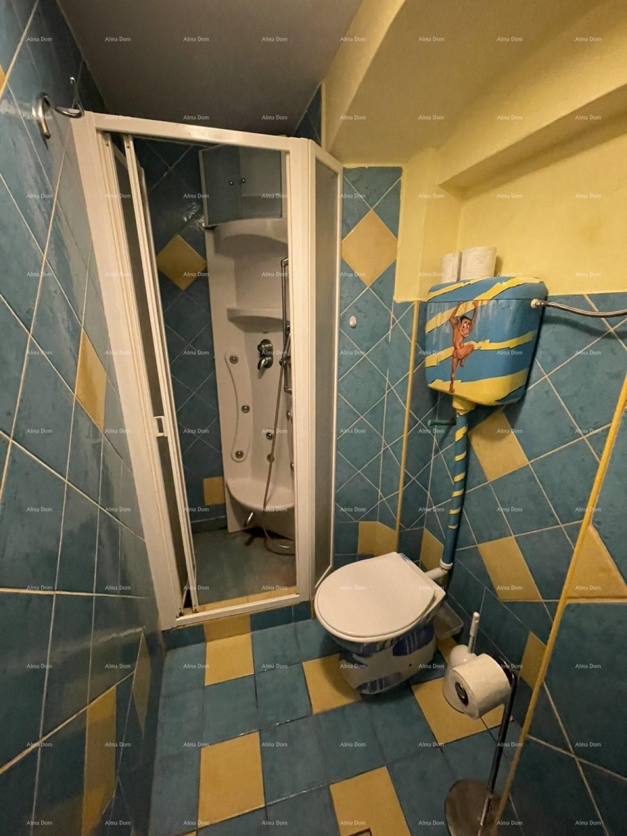 Prodaje se stan 44 m2 u Puli, u blizini centra i Arene. Zgrada ima uporabnu dozvolu. 12