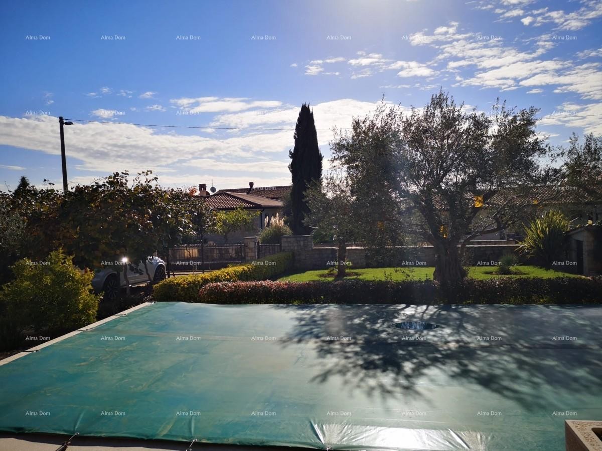 Beautiful house with large pool 13