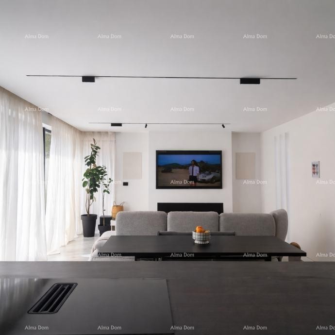 In vendita casa al piano terra in una zona tranquilla di Labin 1