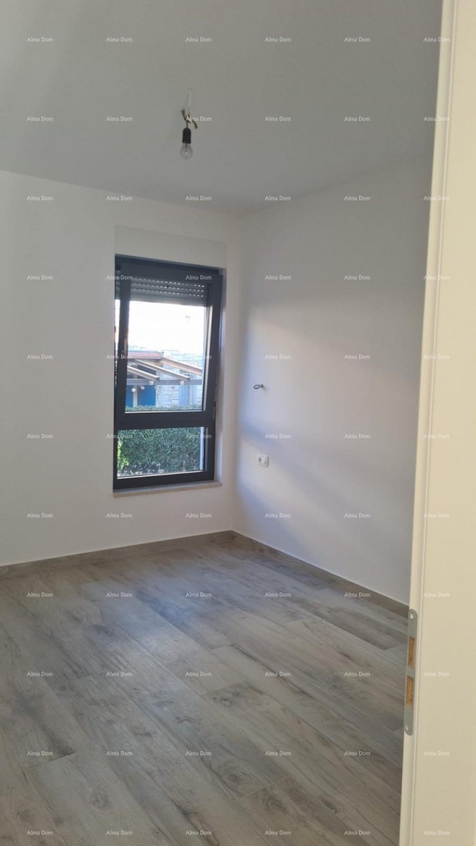 Modern apartment in block B with two parking spaces, close to Umag! S1 11