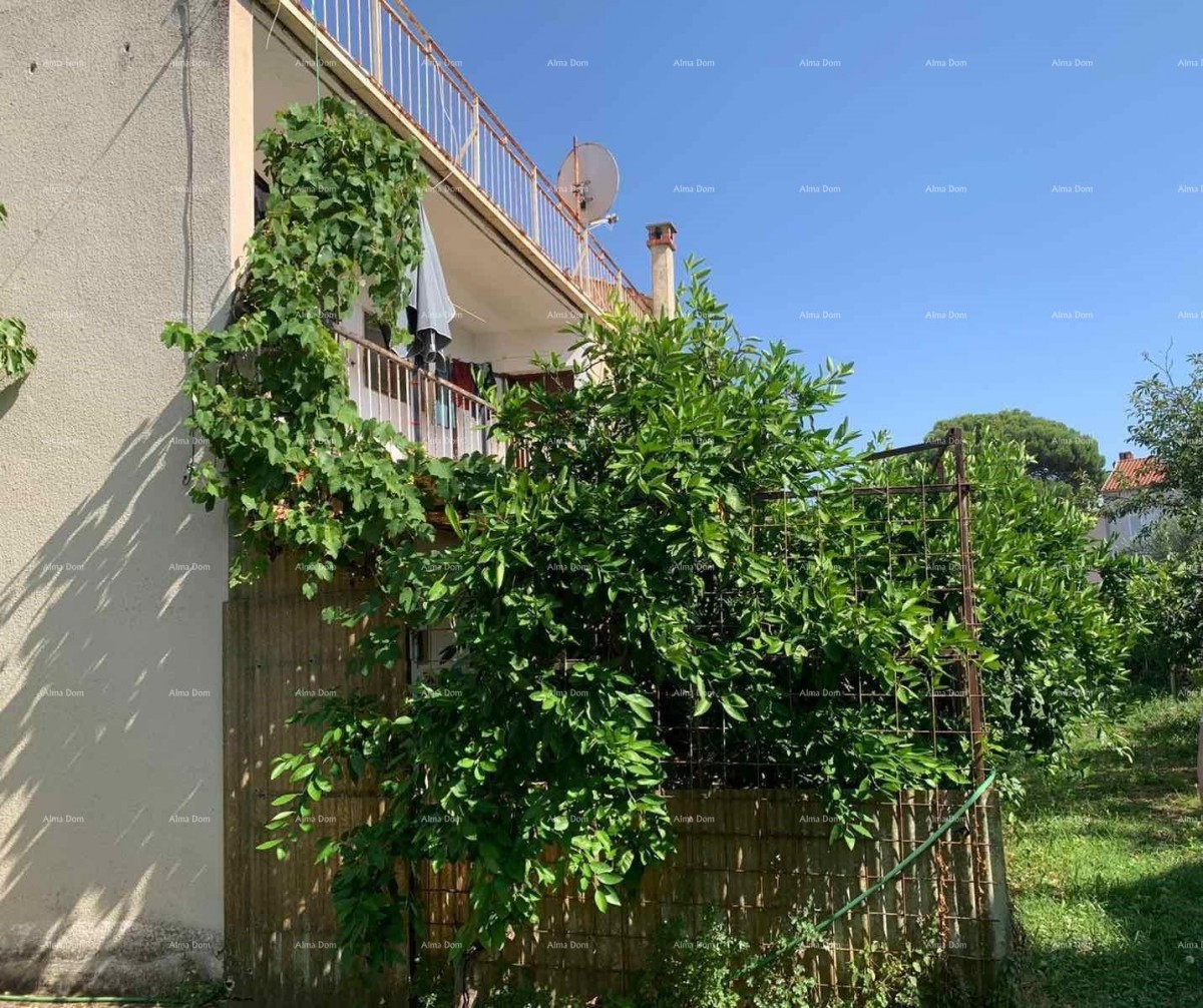 A detached house for renovation in the center of Rovinj is for sale 16