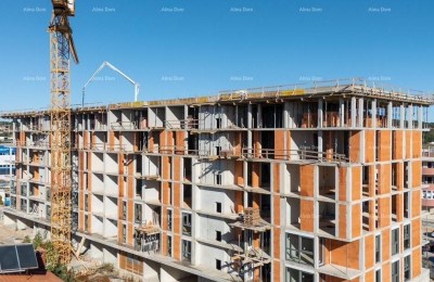 Moderna zgrada s liftom u izgradnji, blizu centra. S21