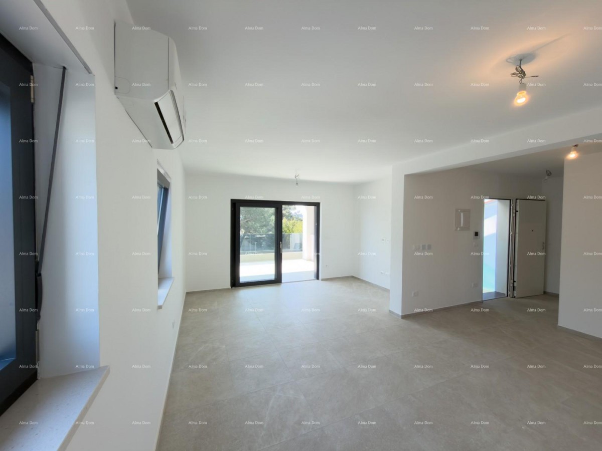 Новая постройка в отличном месте. 8