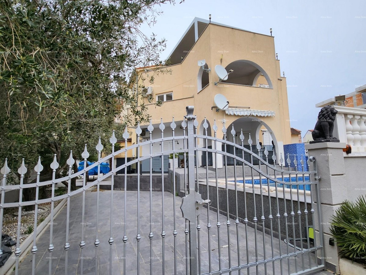 Medulin, stan sa bazenom. 16