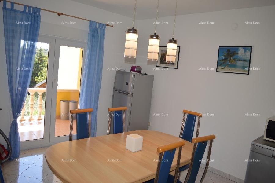 House with four separate apartments. 1 km to Verudela. 8