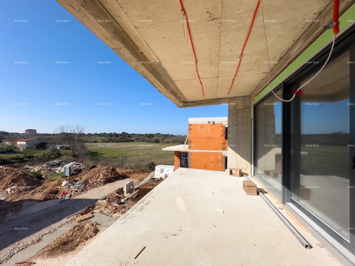 Prodajemo stan na drugom katu male zgrade!  Štinjan. 33