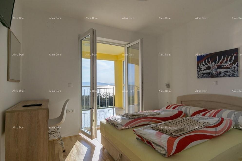 Raša, affascinante casa con appartamenti e piscina con vista panoramica sul mare 5