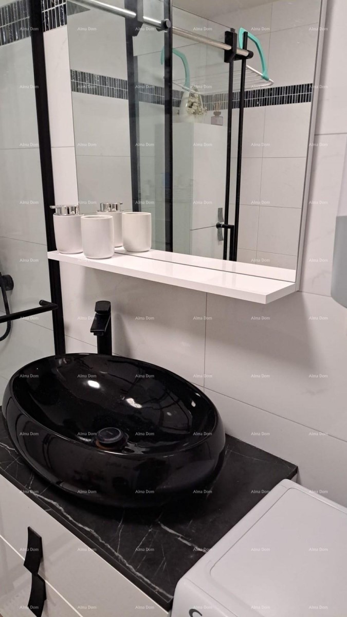 Prodaje se lijep stan u Puli – 33.20m². Blizina Caffe bara 7