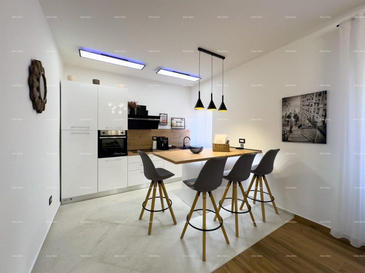 Pulj strogo središče Istarska ulica 500 metrov od Arene Sodobno popolnoma prenovljeno in opremljeno mestno stanovanje 23