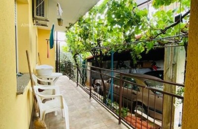 Casa spaziosa a Pola con grande cortile e numerose possibilità