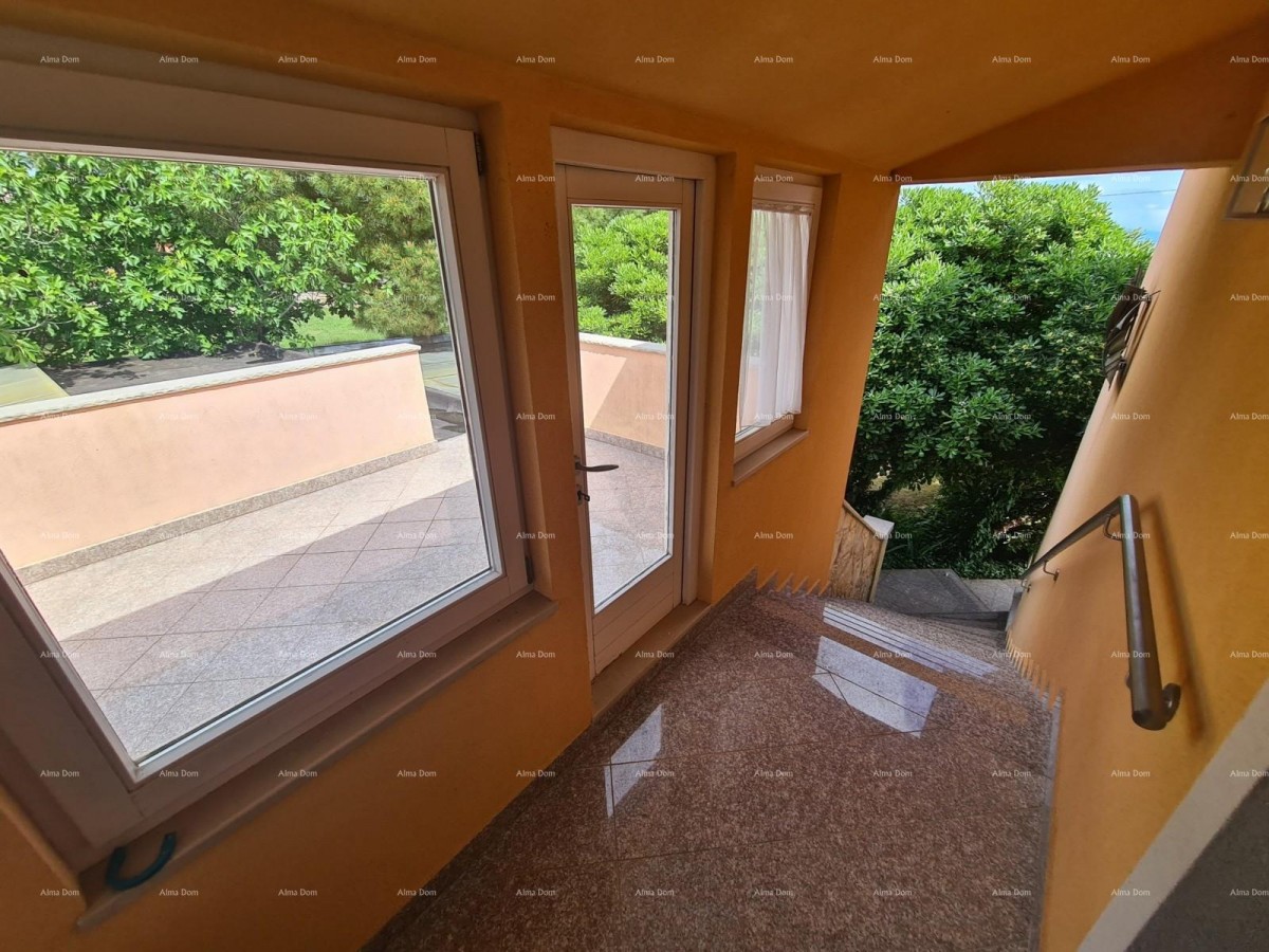 Kuća s bazenom i velikom okućnicom!  Blizina mjesta Marčane. 17