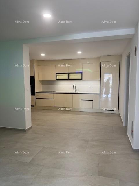 Новая здание из 2 квартир с бассейном и видом на море. Медулин! 3