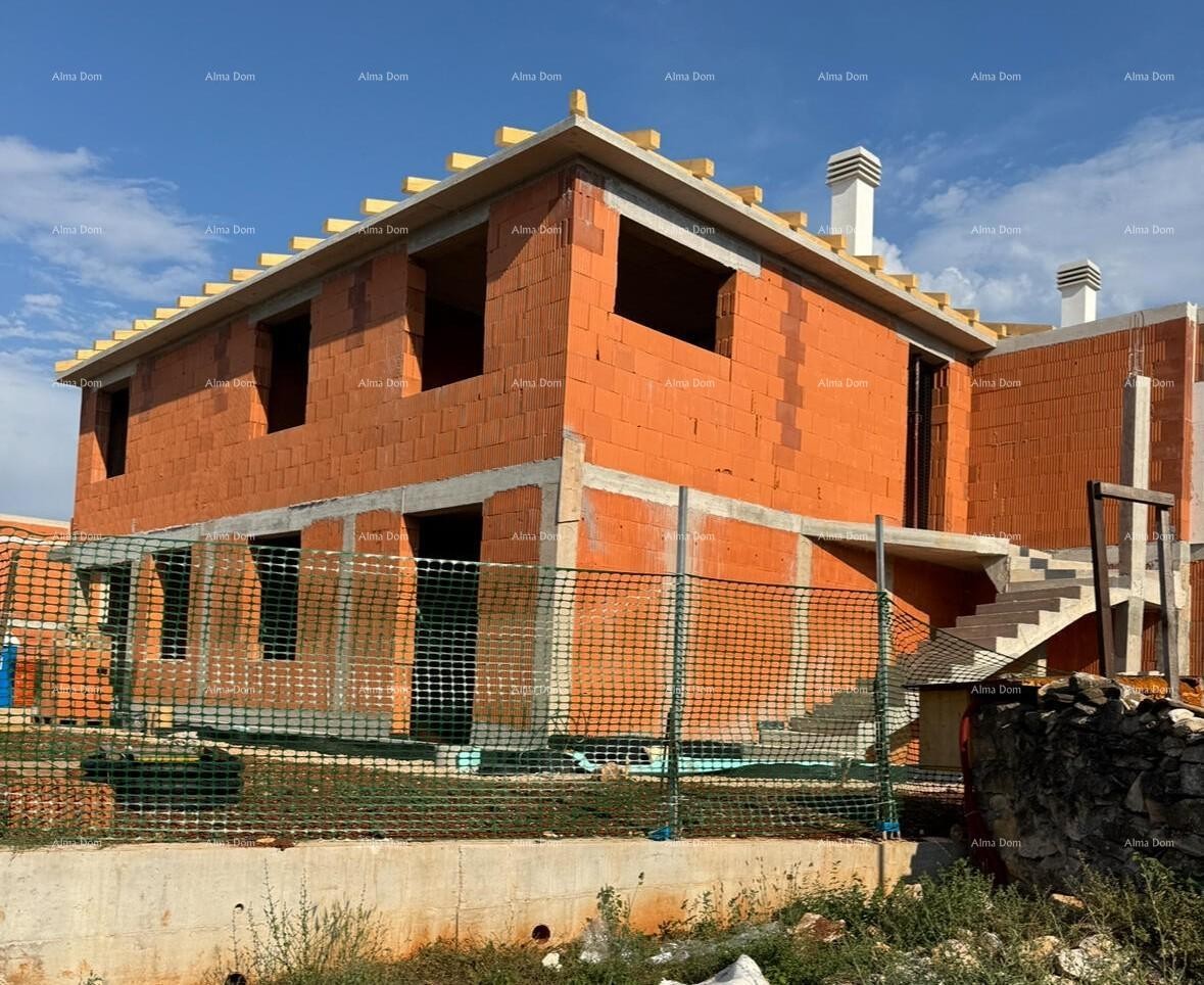 Sale of apartments under construction, 400 m from the beach and the sea, Novigrad! 3