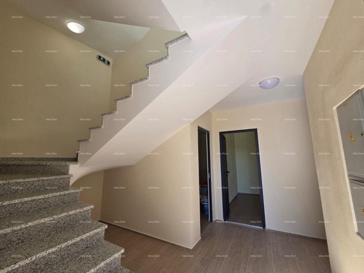 Dvosoban stan z velikim vrtom 100 metrov do obale. 20