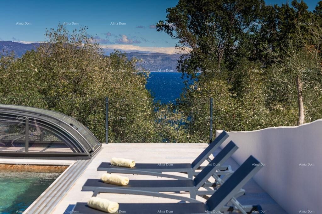 Moderna villa con piscina riscaldata e vista mare 17