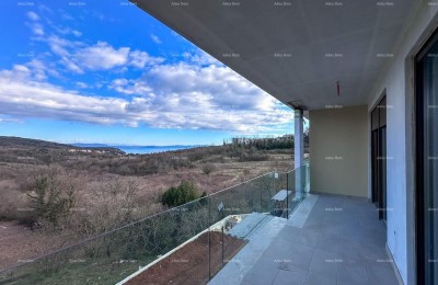 Красивая трехкомнатная квартира, Лабин.