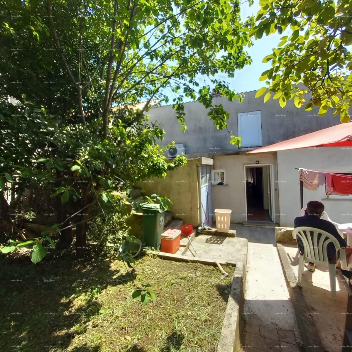 Pula! Prizemnica z velikim vrtom in teraso. 1