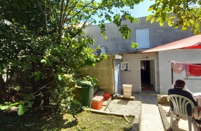 Пула Продается одноэтажный дом с большим садом и террасой