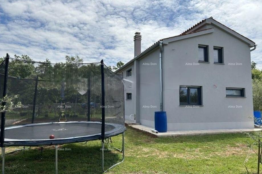 SAMOSTOJEĆA KUĆA S POMOĆNIM OBJEKTOM I PROSTRANOM OKUĆNICOM U ZAPADNOJ ISTRI 1
