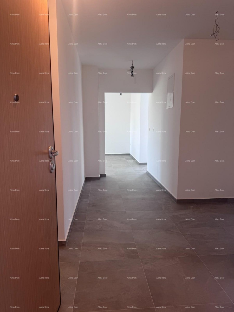 Moderno trilocale con grande terrazza e 2 posti auto 14