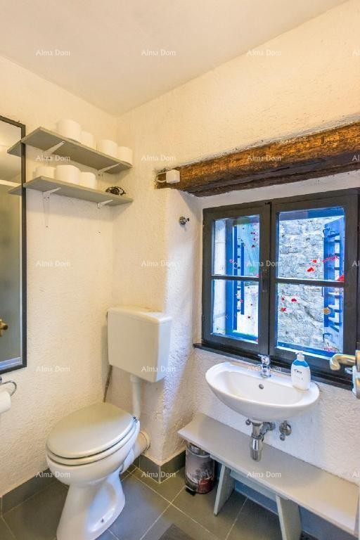 Prodaje se kuća, u centru Motovun 12