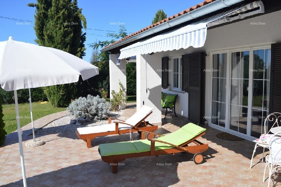 Prekrasna kuća sa bazenom! POREČ 31