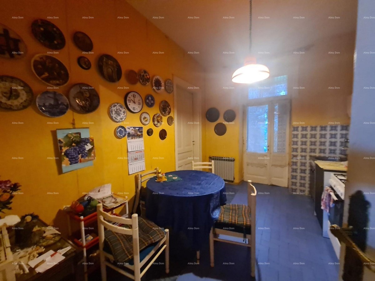 Stan v pritličju s dvoriščem in garažo – center Pule 4