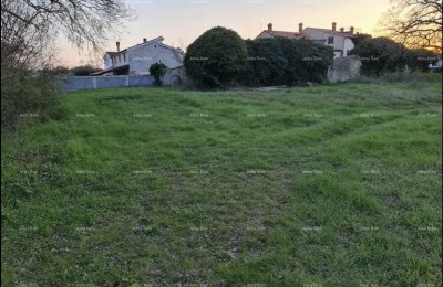Štinjan, gradbena parcela površine 702 m²