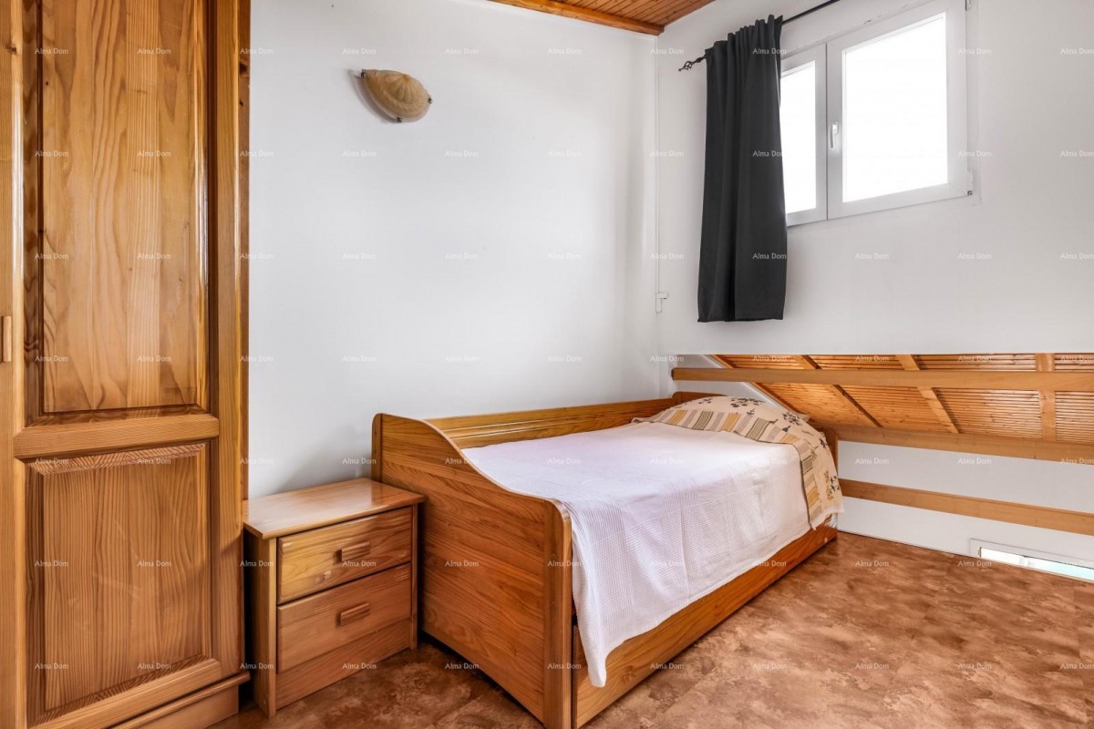 Vendita di due case collegate a Pomer 39