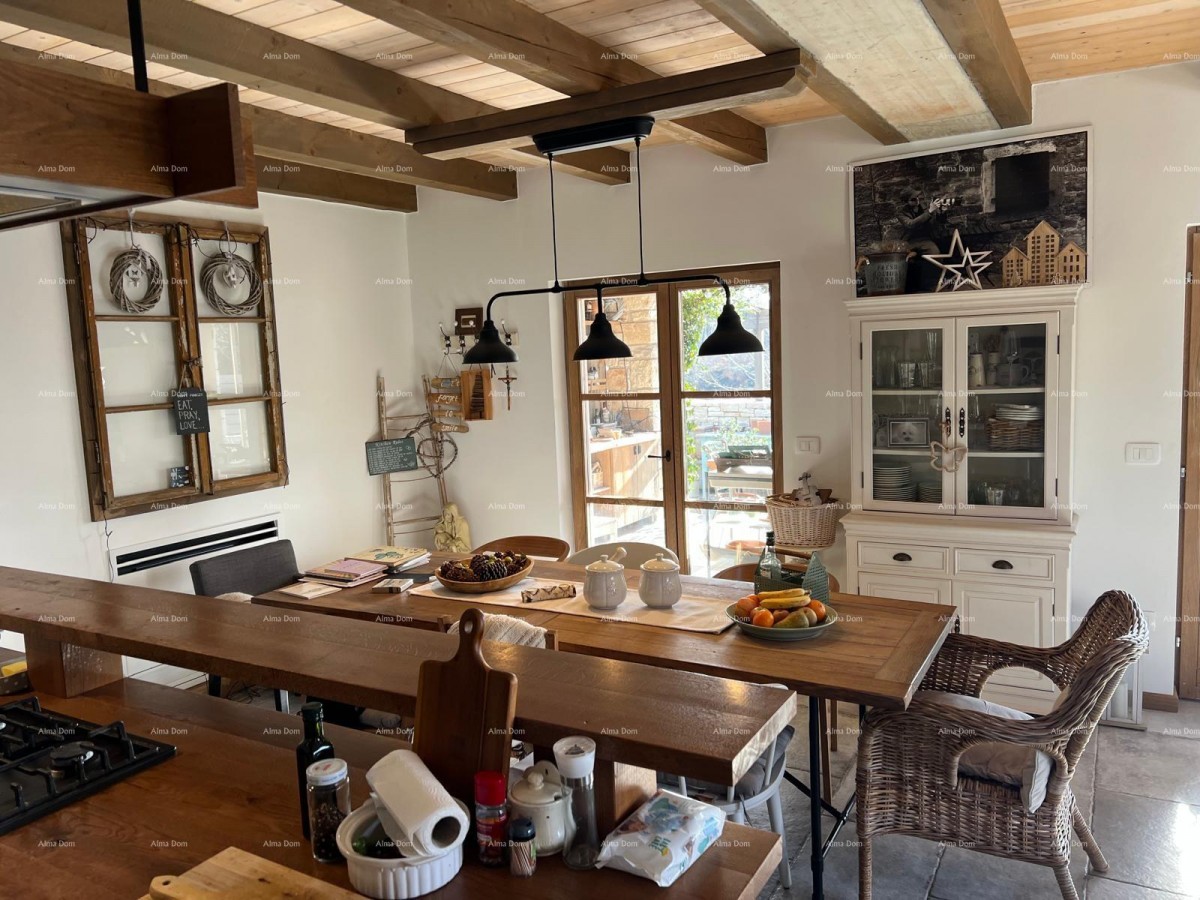 Prekrasna rustikalna hiša s bazenom in manjšim objektom 2