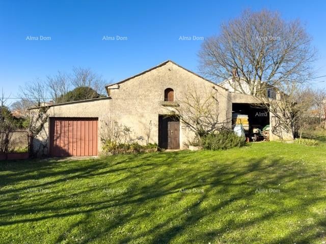 Мы продаем большой отдельно стоящий дом с просторным двором! 38