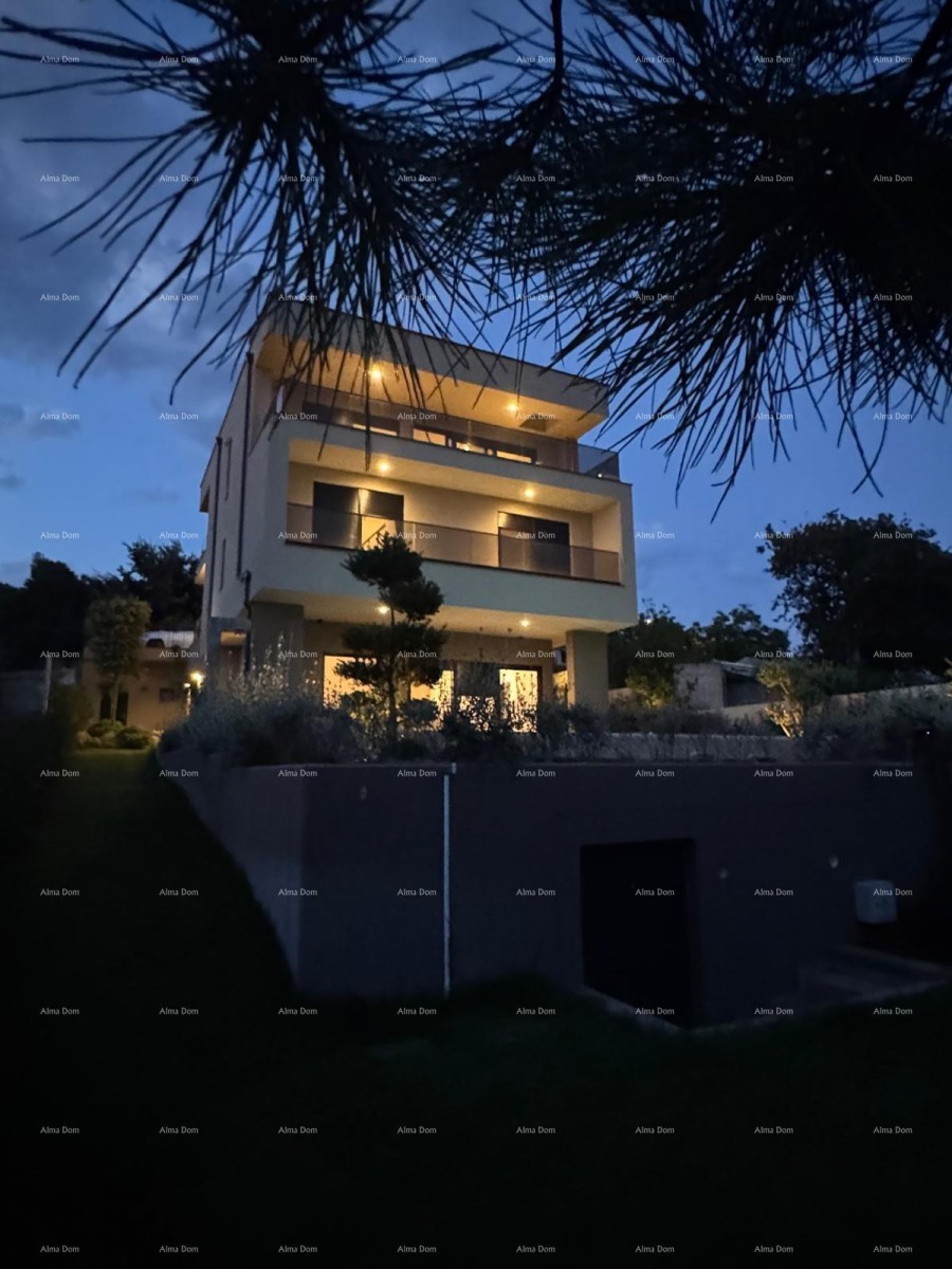 Istra – Medulin, impresivna vila ob gozdu s pogledom na morje 9
