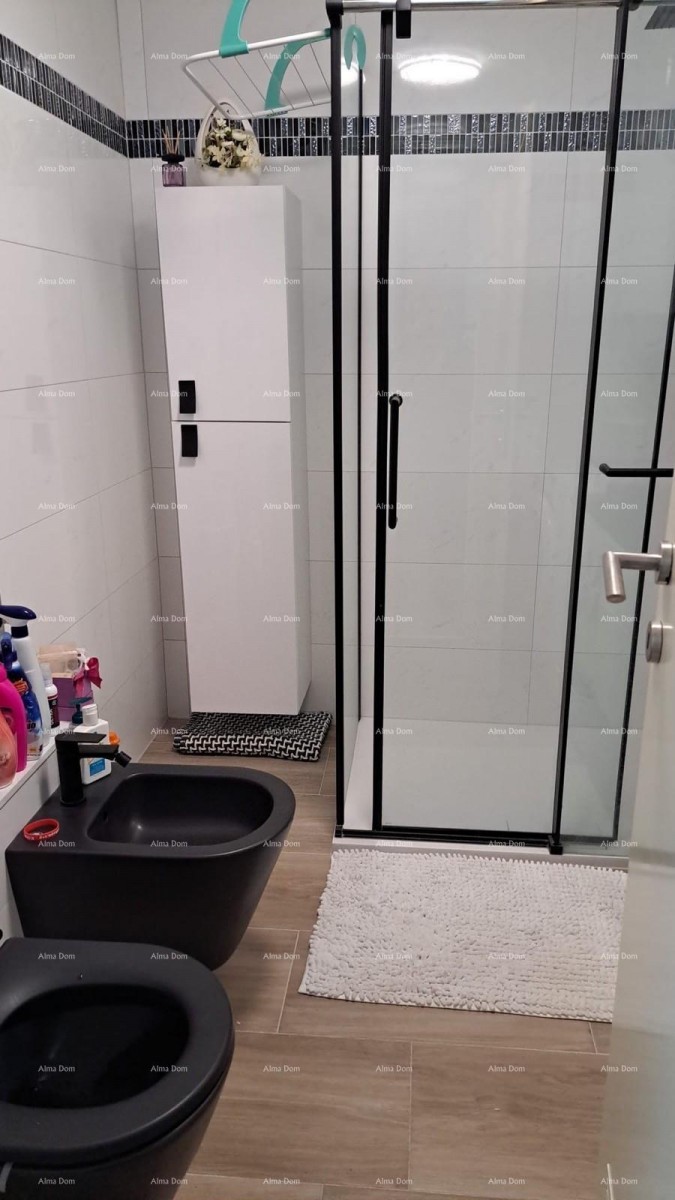 Prodaje se lijep stan u Puli – 33.20m². Blizina Caffe bara 5